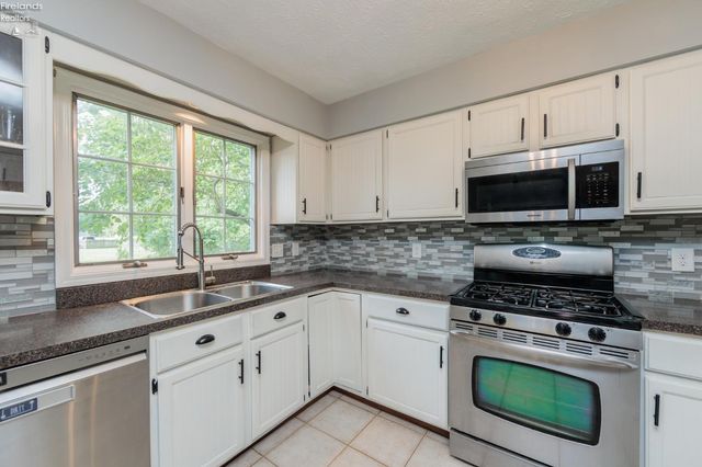 32263 Plumbrook Court, Avon Lake, OH 44012