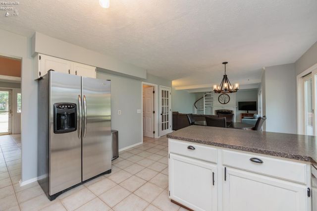 32263 Plumbrook Court, Avon Lake, OH 44012