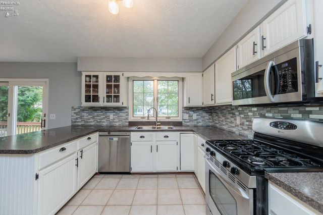 32263 Plumbrook Court, Avon Lake, OH 44012