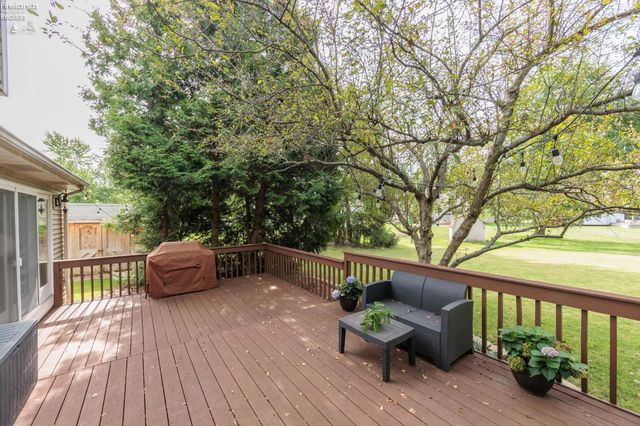 32263 Plumbrook Court, Avon Lake, OH 44012