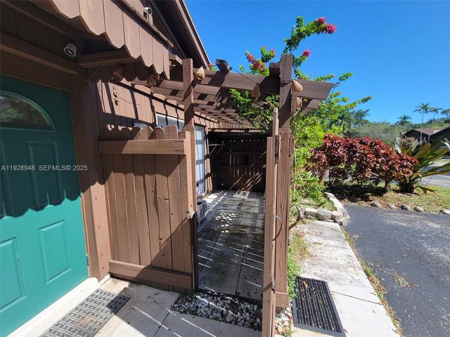 11375 SW 112th Cir Ln S, Miami, FL 33176