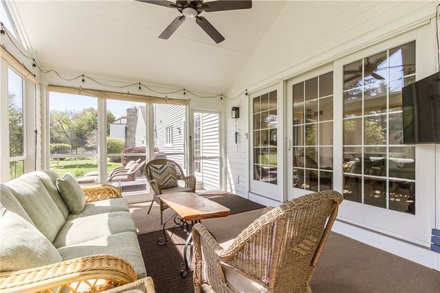 10 Fenimore Drive, Pittsford, NY 14534