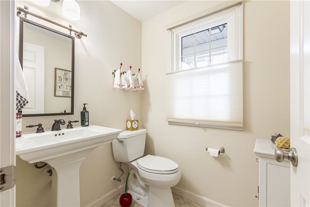10 Fenimore Drive, Pittsford, NY 14534