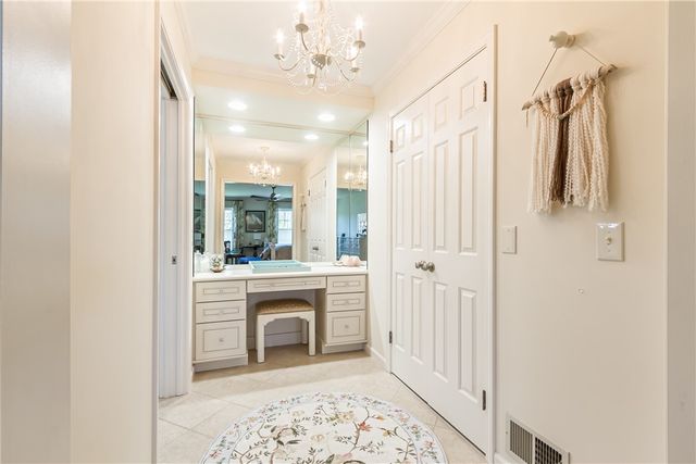 10 Fenimore Drive, Pittsford, NY 14534