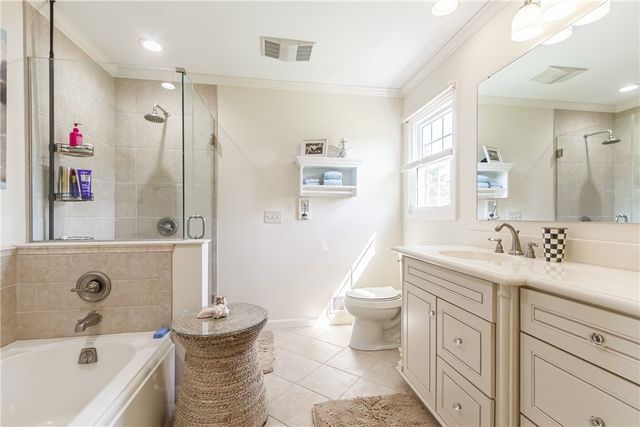 10 Fenimore Drive, Pittsford, NY 14534