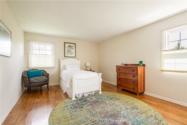 10 Fenimore Drive, Pittsford, NY 14534