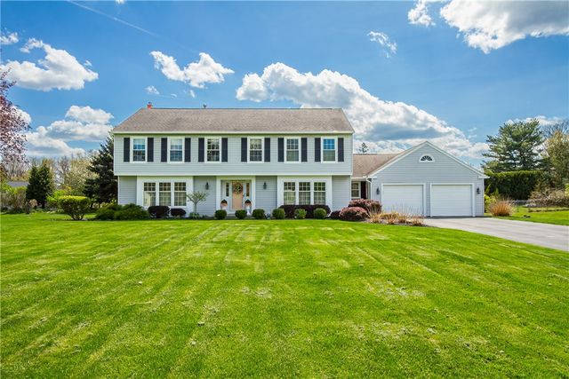 10 Fenimore Drive, Pittsford, NY 14534