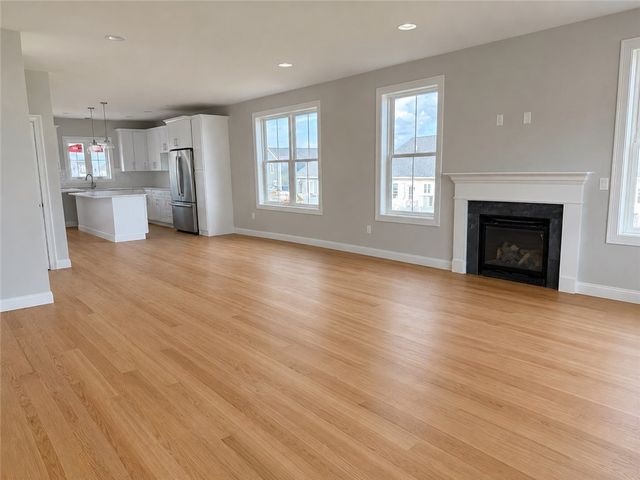 25 Bunker Hill Crossing, Portsmouth, RI 02871