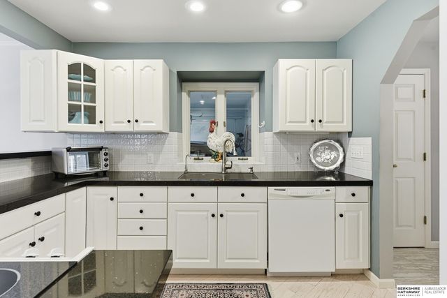 2515 S 105th Avenue, Omaha, NE 68124