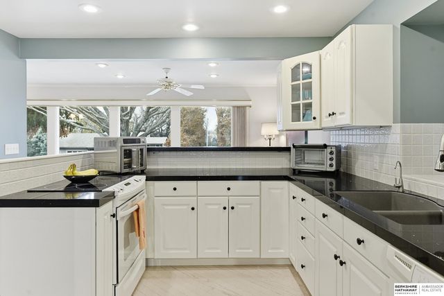 2515 S 105th Avenue, Omaha, NE 68124