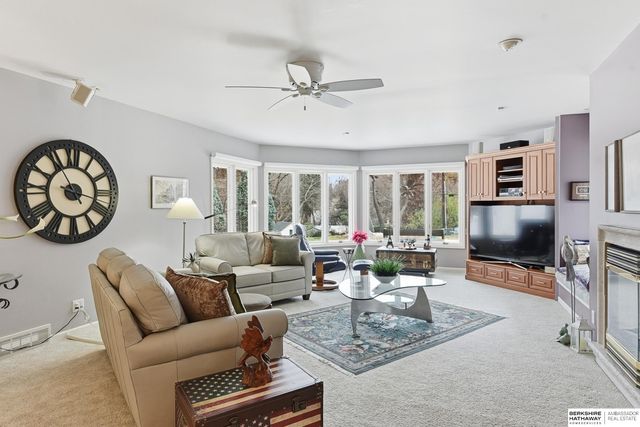 2515 S 105th Avenue, Omaha, NE 68124