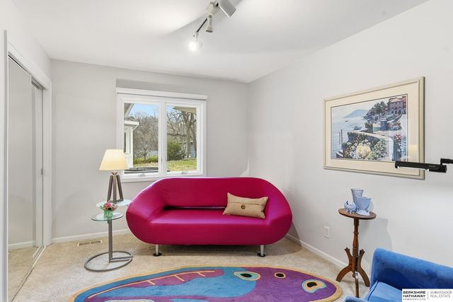 2515 S 105th Avenue, Omaha, NE 68124