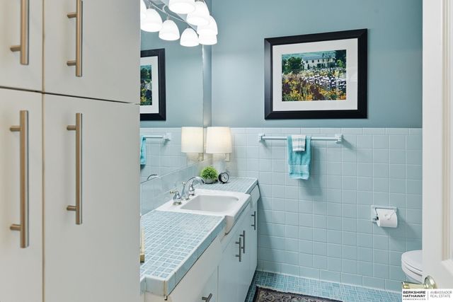 2515 S 105th Avenue, Omaha, NE 68124