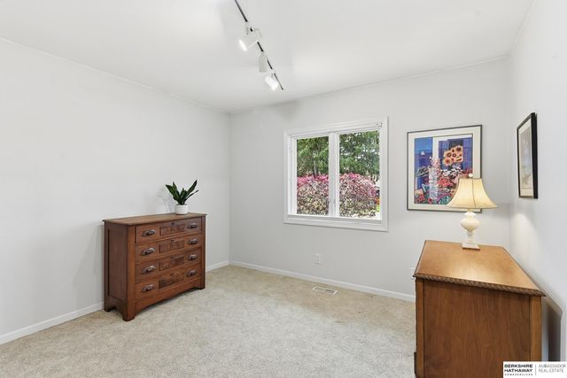 2515 S 105th Avenue, Omaha, NE 68124