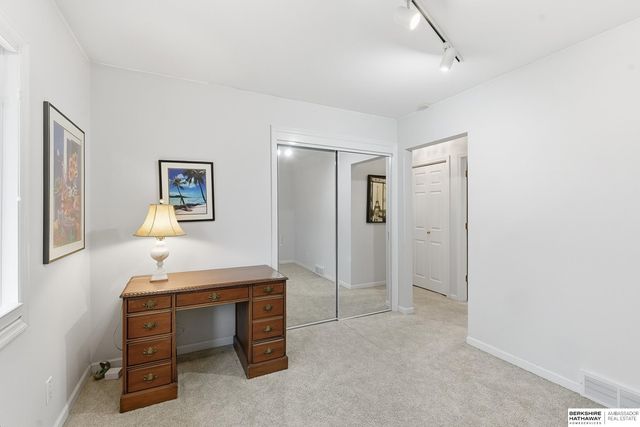 2515 S 105th Avenue, Omaha, NE 68124