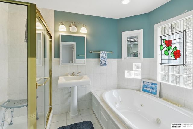 2515 S 105th Avenue, Omaha, NE 68124