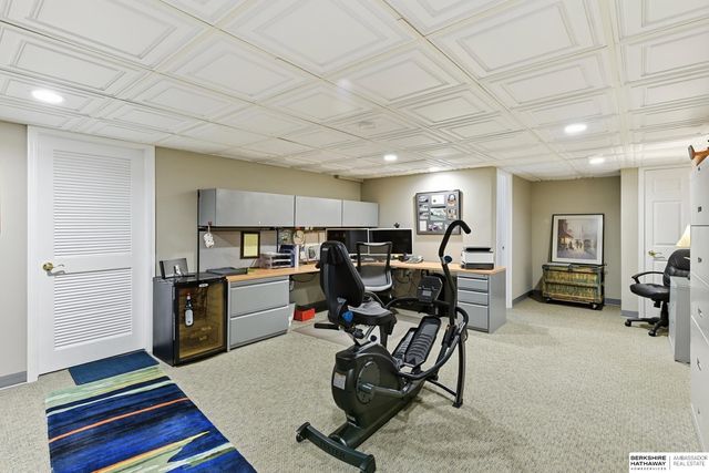 2515 S 105th Avenue, Omaha, NE 68124