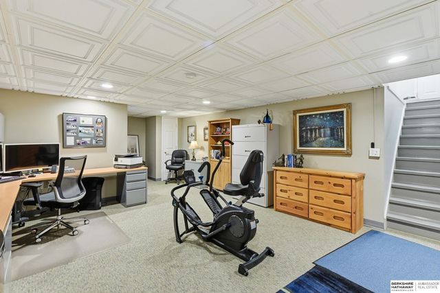 2515 S 105th Avenue, Omaha, NE 68124