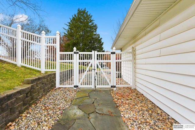 2515 S 105th Avenue, Omaha, NE 68124