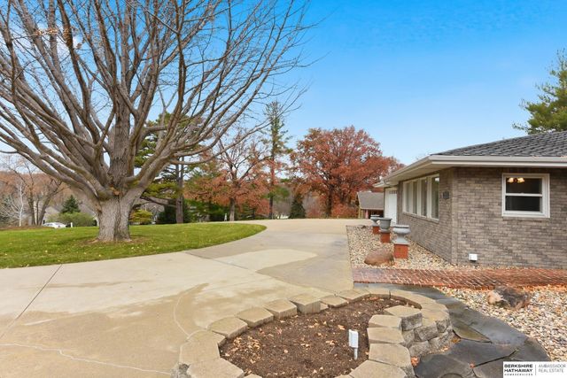 2515 S 105th Avenue, Omaha, NE 68124