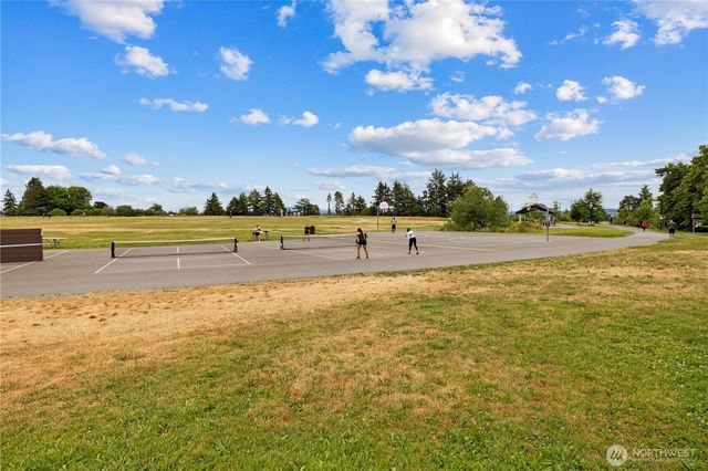 8521 Roosevelt Way NE, Seattle, WA 98115