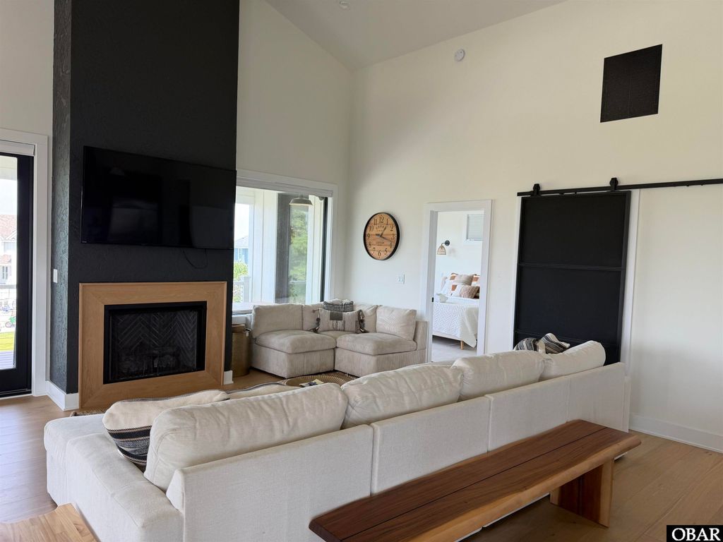 Image 5 of property listing at 9 S Hammock Court, Manteo, NC 27954