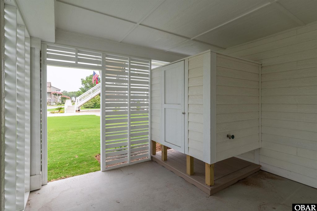 Image 40 of property listing at 9 S Hammock Court, Manteo, NC 27954