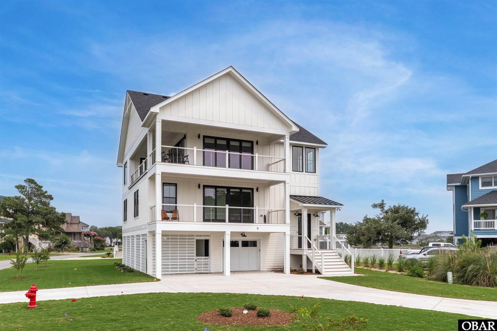 Image 41 of property listing at 9 S Hammock Court, Manteo, NC 27954