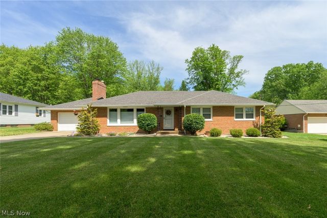 34995 Solon Road, Solon, OH 44139