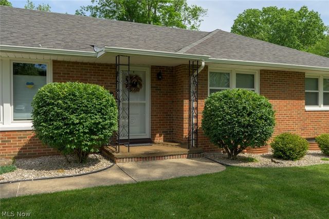 34995 Solon Road, Solon, OH 44139