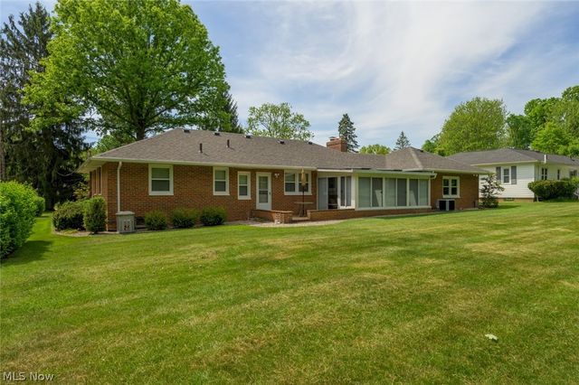 34995 Solon Road, Solon, OH 44139