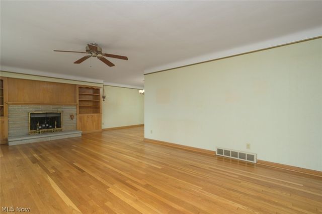 34995 Solon Road, Solon, OH 44139