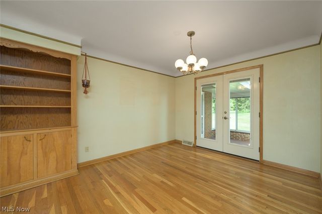 34995 Solon Road, Solon, OH 44139