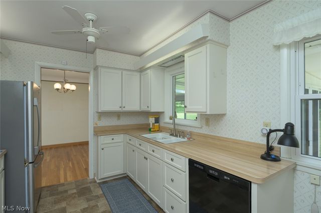 34995 Solon Road, Solon, OH 44139