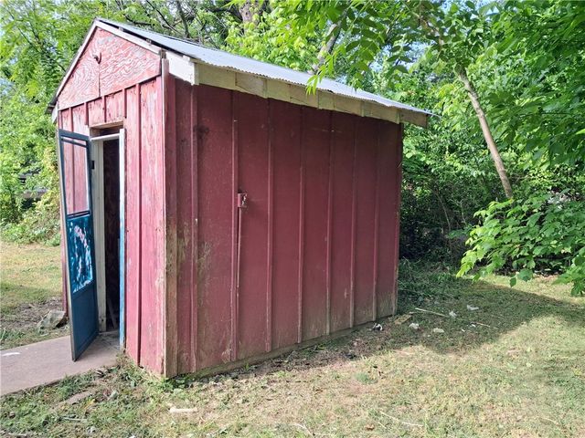 202 Douglas Street, Berryville, AR 72616