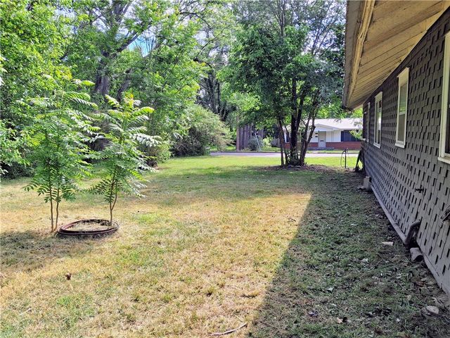 202 Douglas Street, Berryville, AR 72616
