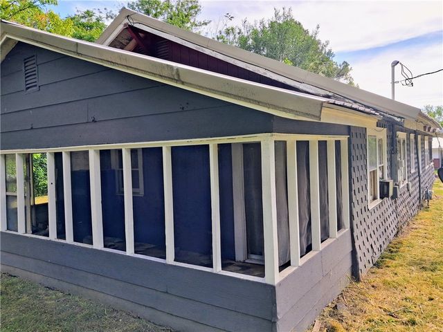 202 Douglas Street, Berryville, AR 72616