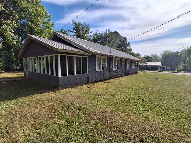 202 Douglas Street, Berryville, AR 72616