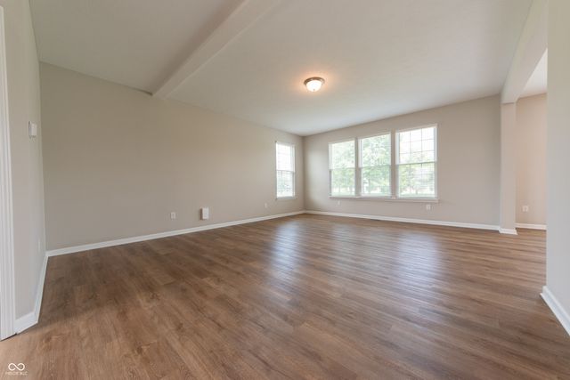 7042 Pinnacle Drive, Columbus, IN 47201