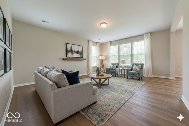 7042 Pinnacle Drive, Columbus, IN 47201