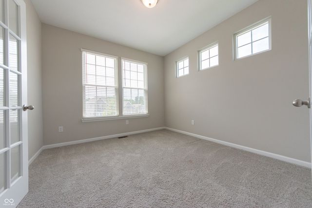 7042 Pinnacle Drive, Columbus, IN 47201