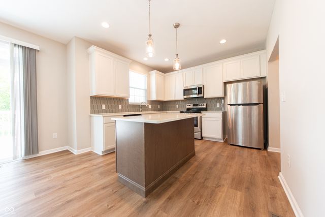 7042 Pinnacle Drive, Columbus, IN 47201