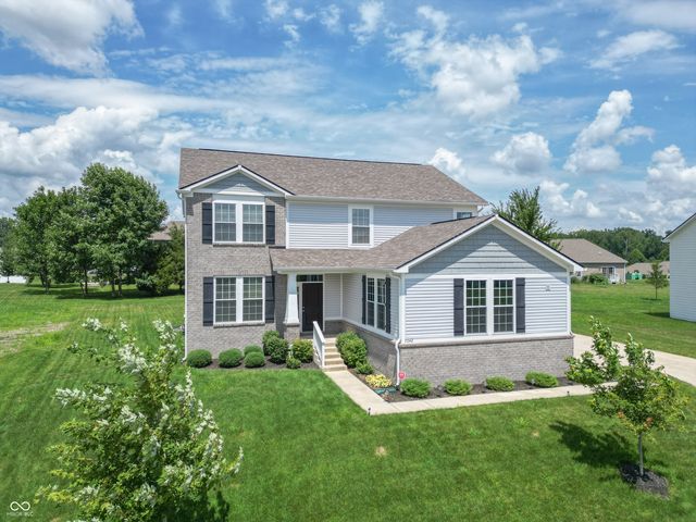 7042 Pinnacle Drive, Columbus, IN 47201