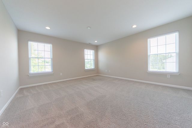 7042 Pinnacle Drive, Columbus, IN 47201