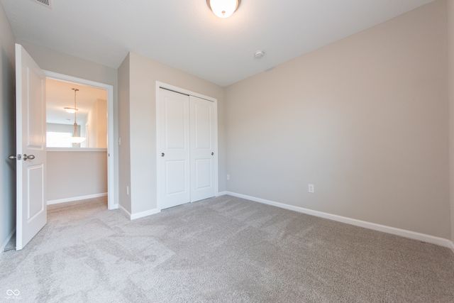 7042 Pinnacle Drive, Columbus, IN 47201