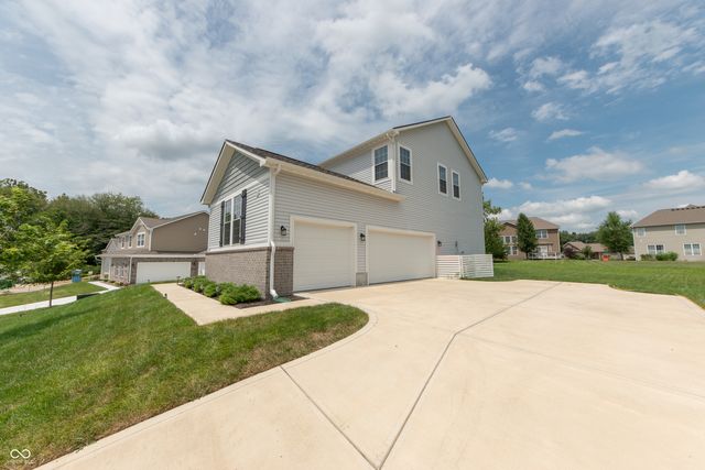 7042 Pinnacle Drive, Columbus, IN 47201