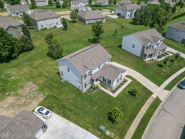 7042 Pinnacle Drive, Columbus, IN 47201