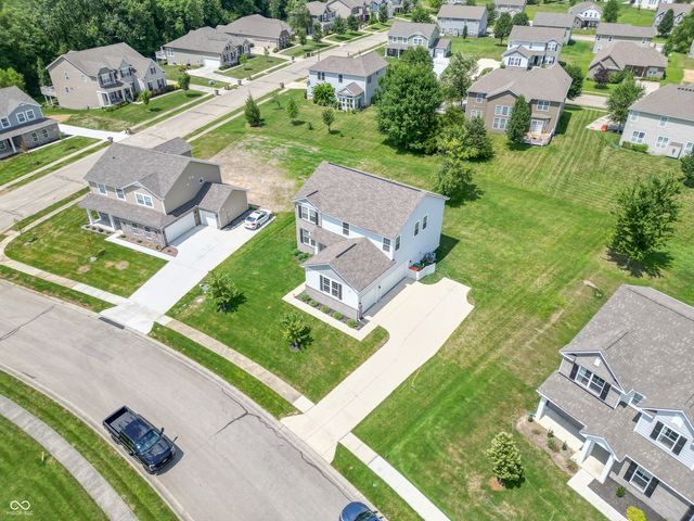 7042 Pinnacle Drive, Columbus, IN 47201