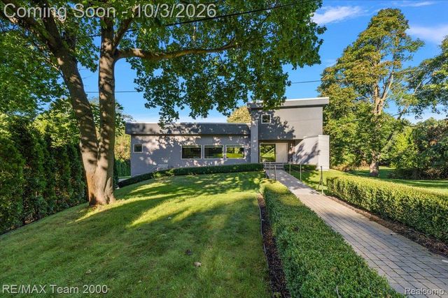 30525 Rosemond Drive, Franklin Village, MI 48025