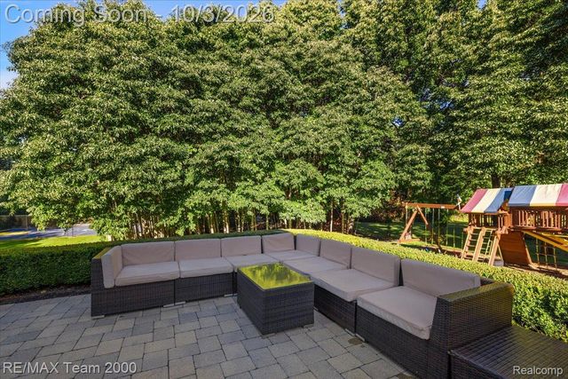 30525 Rosemond Drive, Franklin Village, MI 48025
